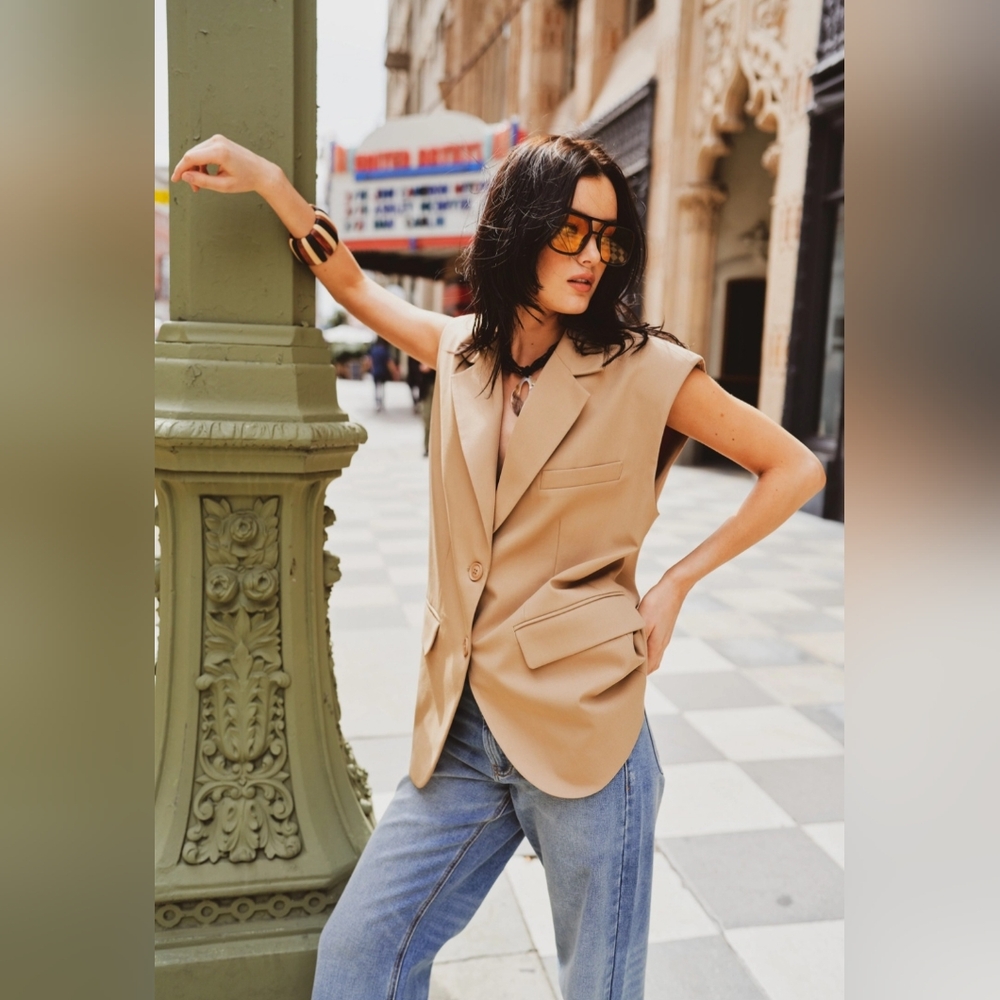 #611 🛑48 S/M Or M/L STYLISH SLEEVELESS Structured Oversized Blazer Vest - Picture 4 of 10